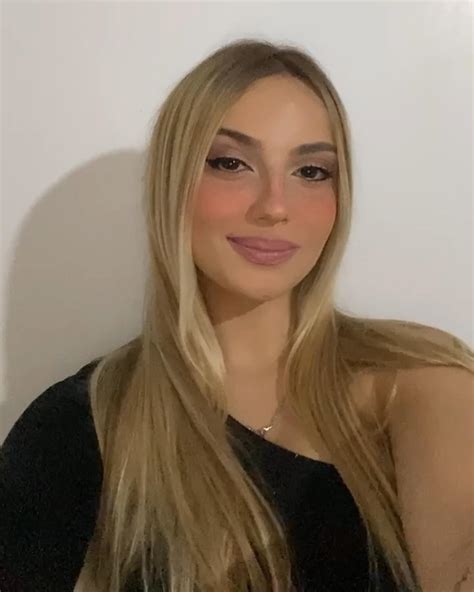 @sarahestanisl .